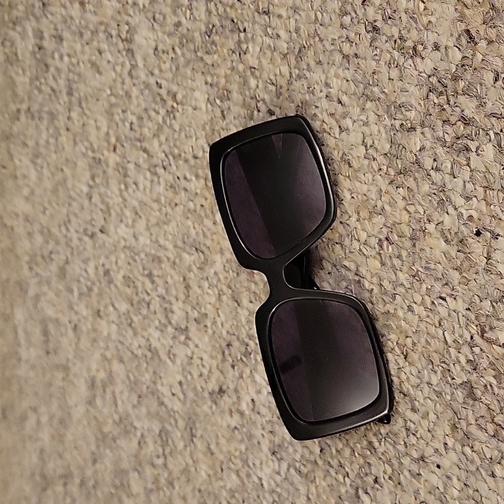 Quay Total Vibe sunglasses NWOT - Picture 6 of 7